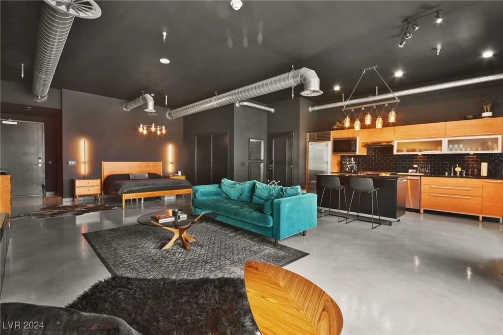 200 Hoover, Las Vegas, NV 89101