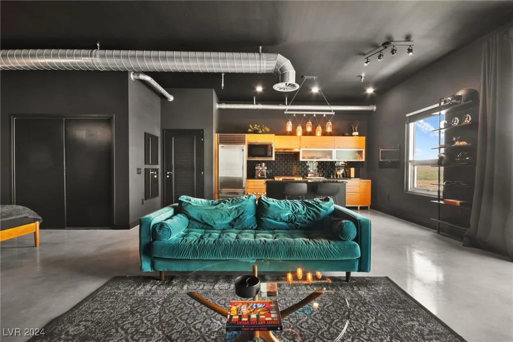 200 Hoover, Las Vegas, NV 89101