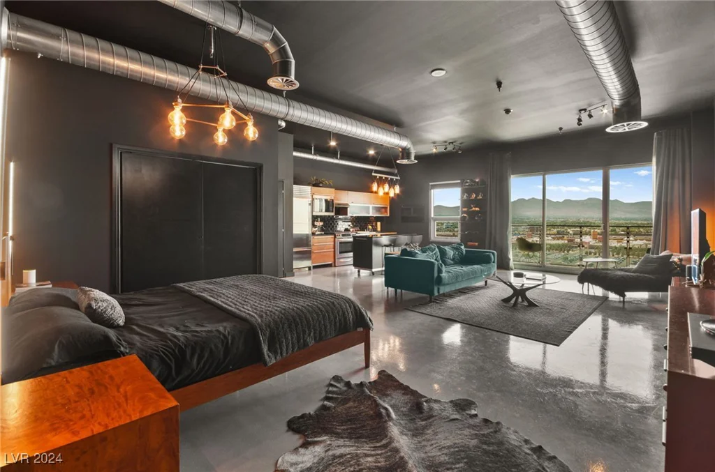 200 Hoover, Las Vegas, NV 89101