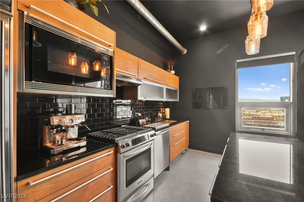 200 Hoover, Las Vegas, NV 89101