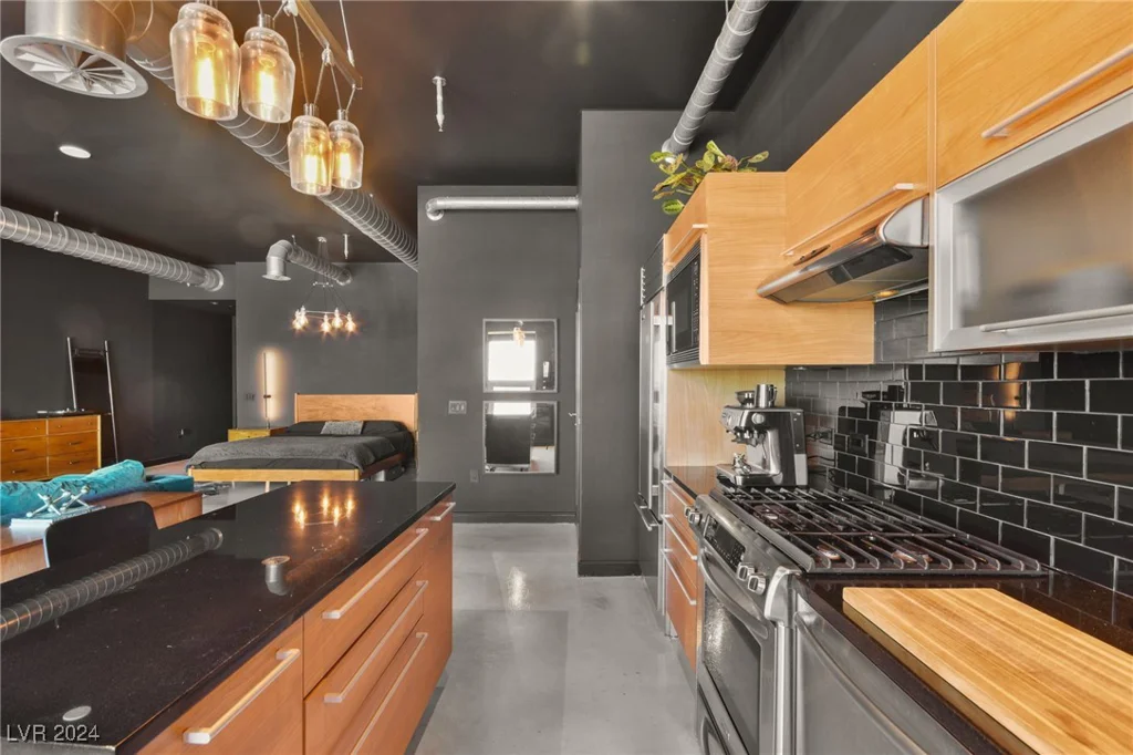 200 Hoover, Las Vegas, NV 89101