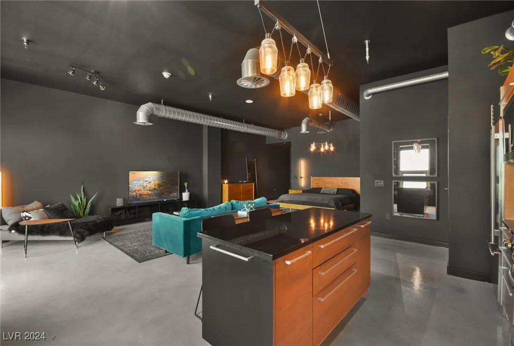 200 Hoover, Las Vegas, NV 89101
