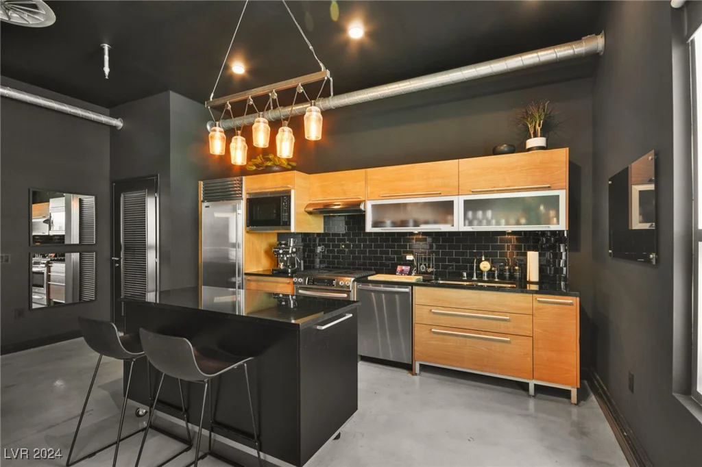 200 Hoover, Las Vegas, NV 89101