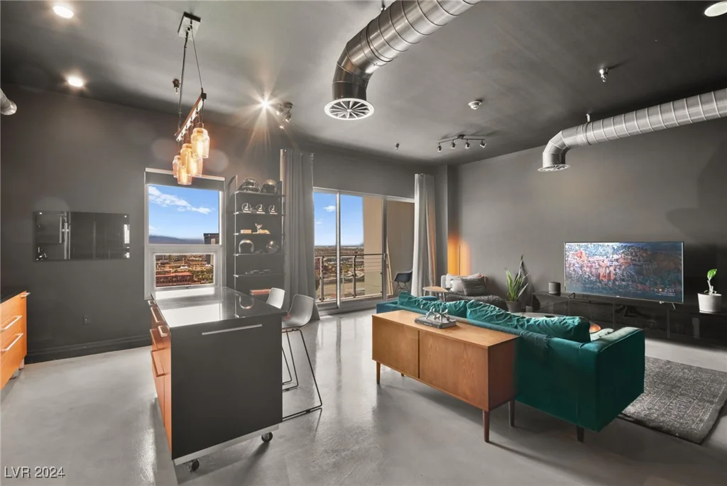 200 Hoover, Las Vegas, NV 89101
