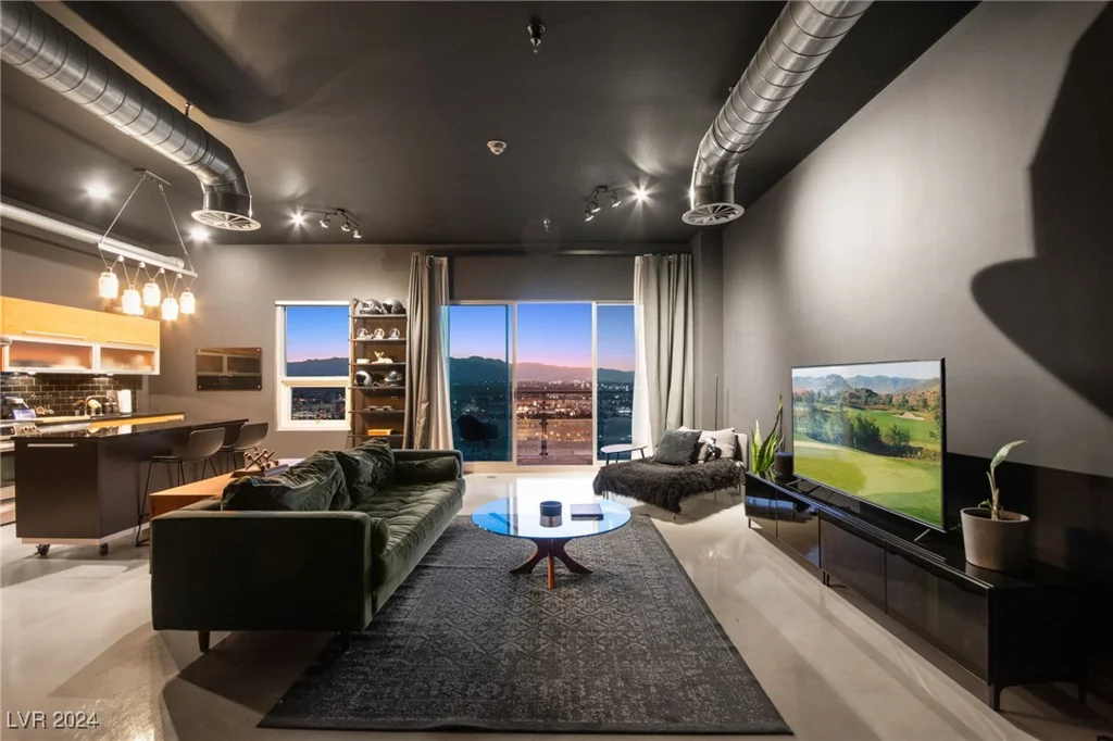 200 Hoover, Las Vegas, NV 89101