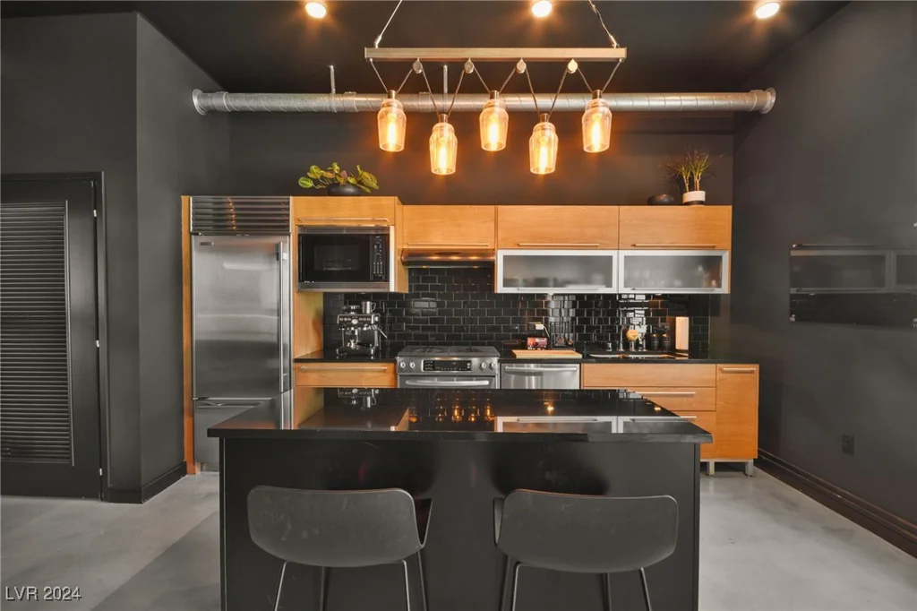 200 Hoover, Las Vegas, NV 89101