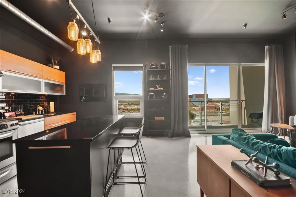 200 Hoover, Las Vegas, NV 89101