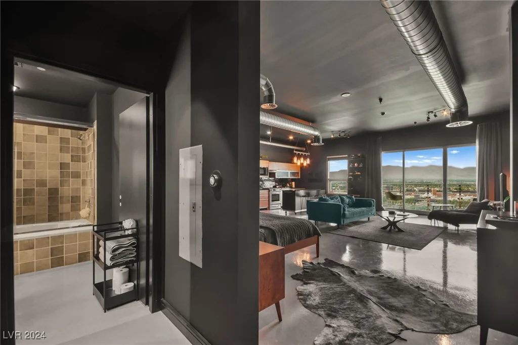 200 Hoover, Las Vegas, NV 89101