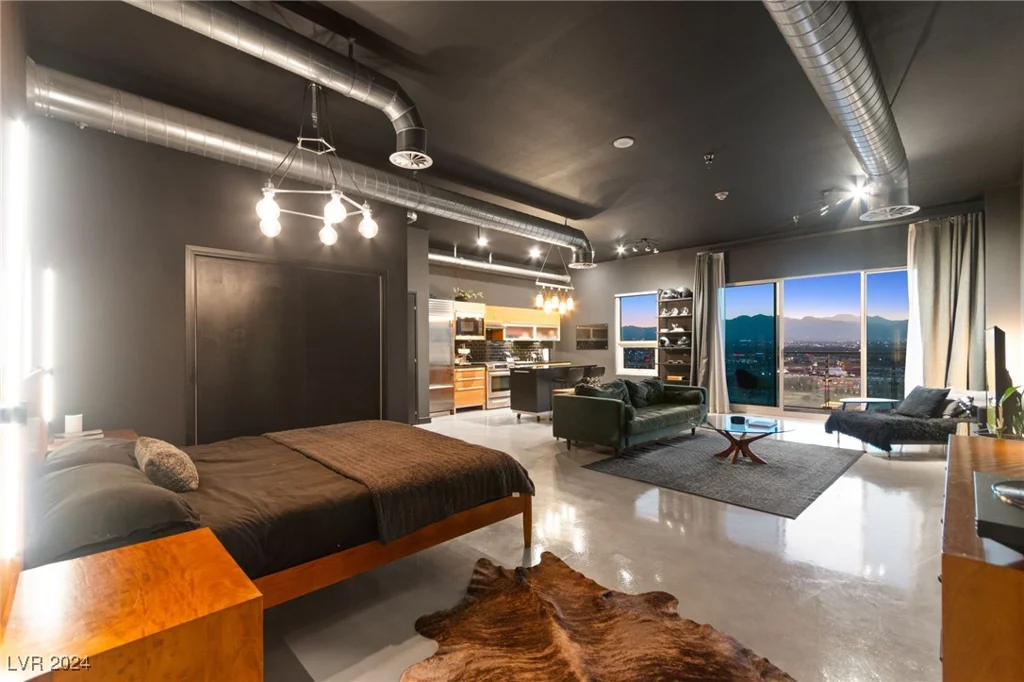 200 Hoover, Las Vegas, NV 89101