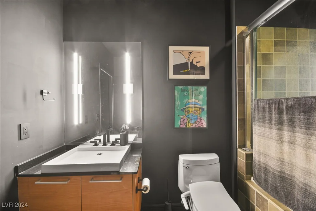 200 Hoover, Las Vegas, NV 89101