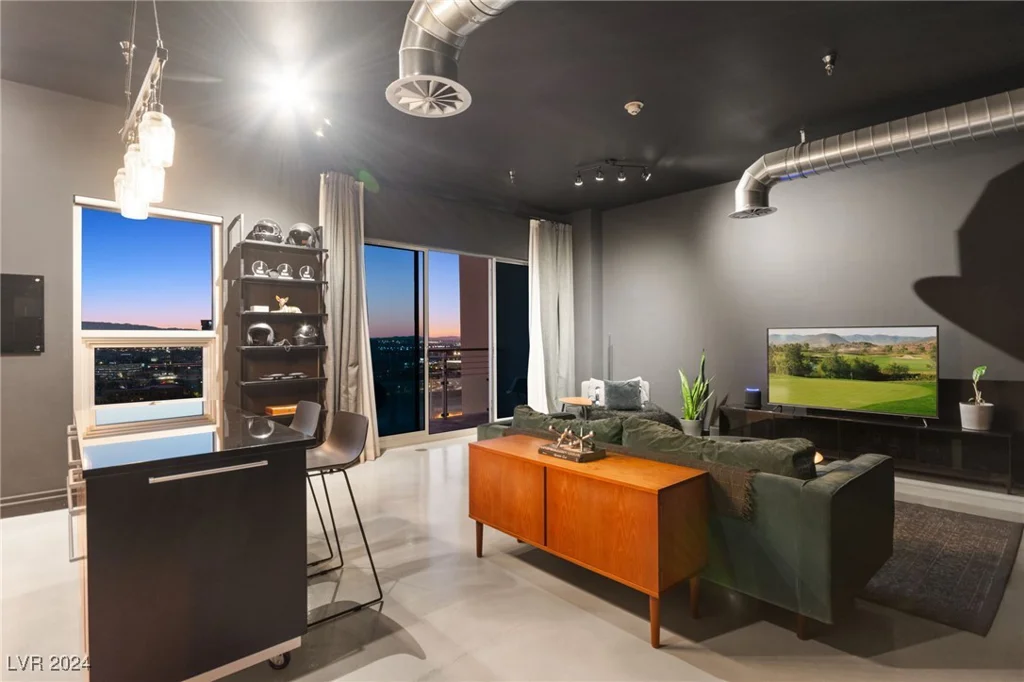 200 Hoover, Las Vegas, NV 89101