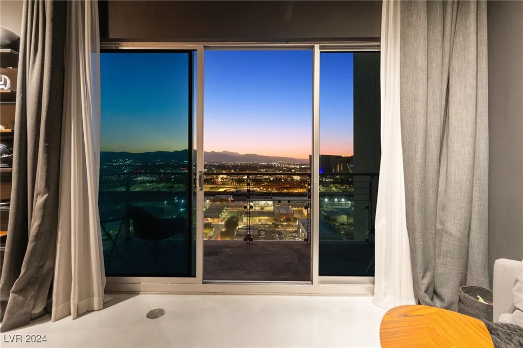 200 Hoover, Las Vegas, NV 89101