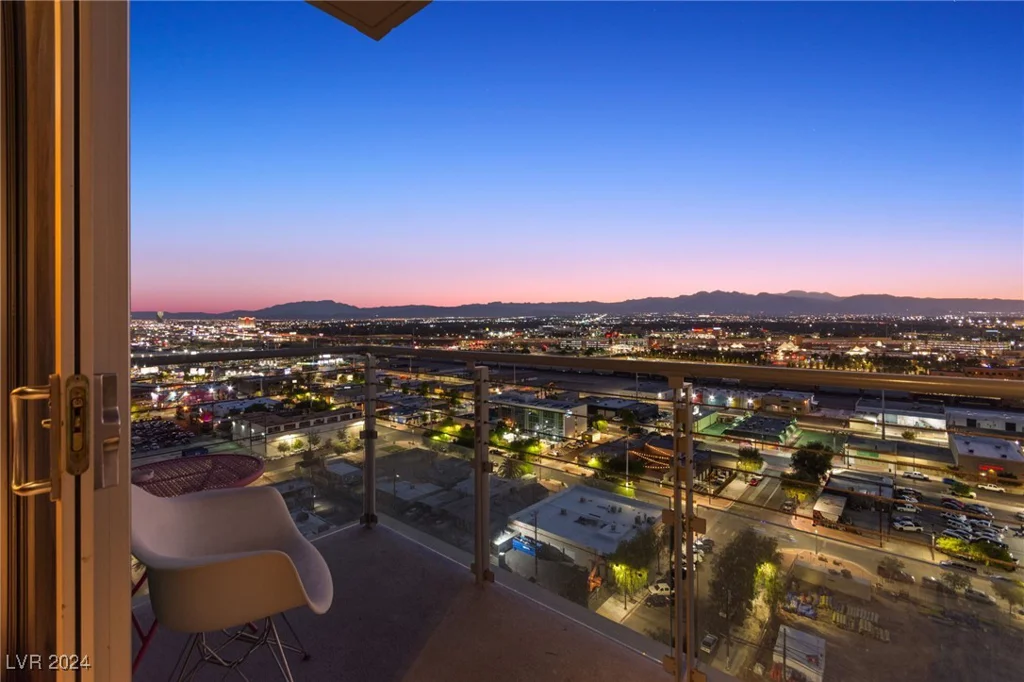 200 Hoover, Las Vegas, NV 89101