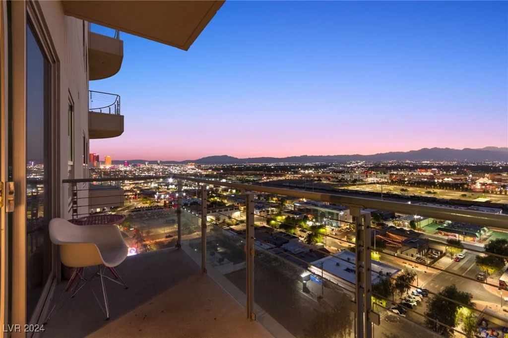 200 Hoover, Las Vegas, NV 89101