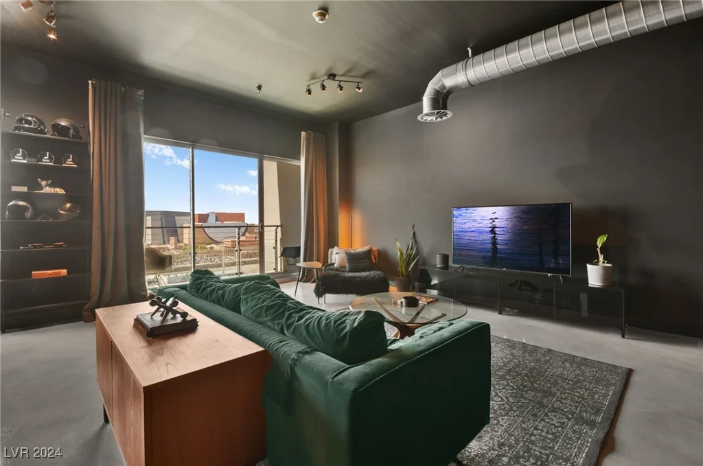 200 Hoover, Las Vegas, NV 89101