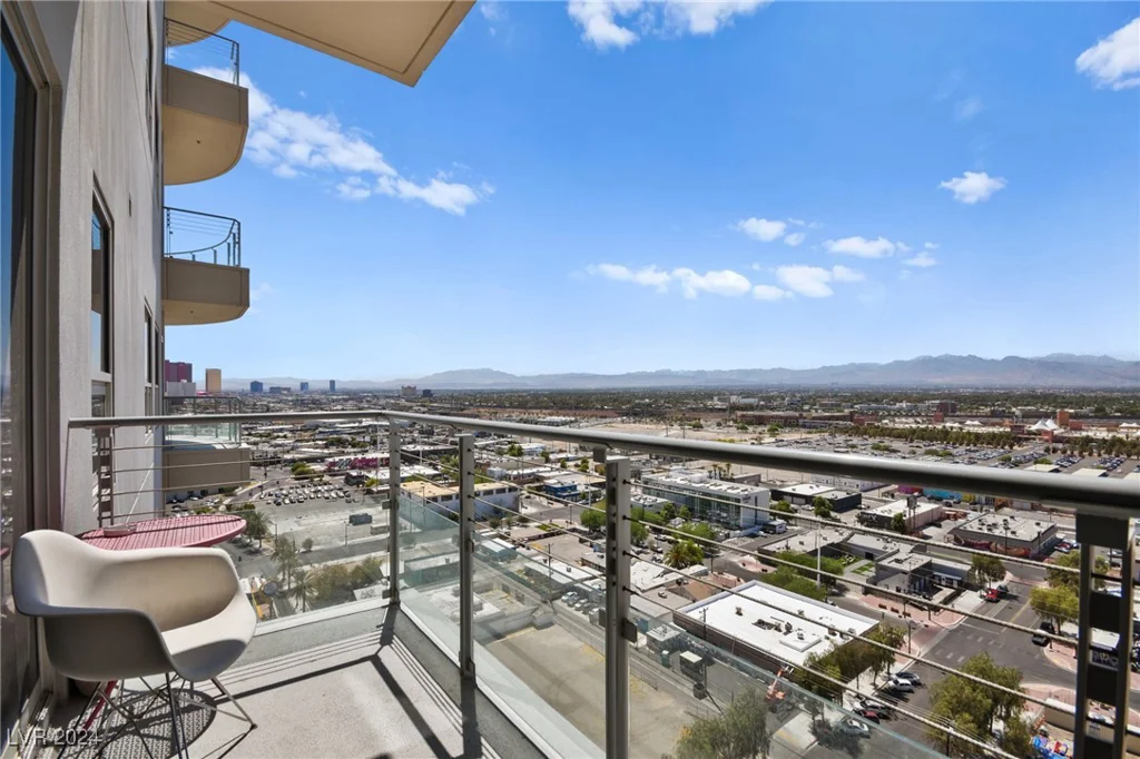 200 Hoover, Las Vegas, NV 89101