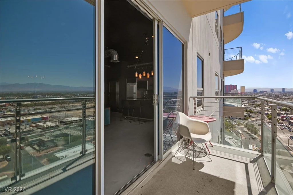 200 Hoover, Las Vegas, NV 89101