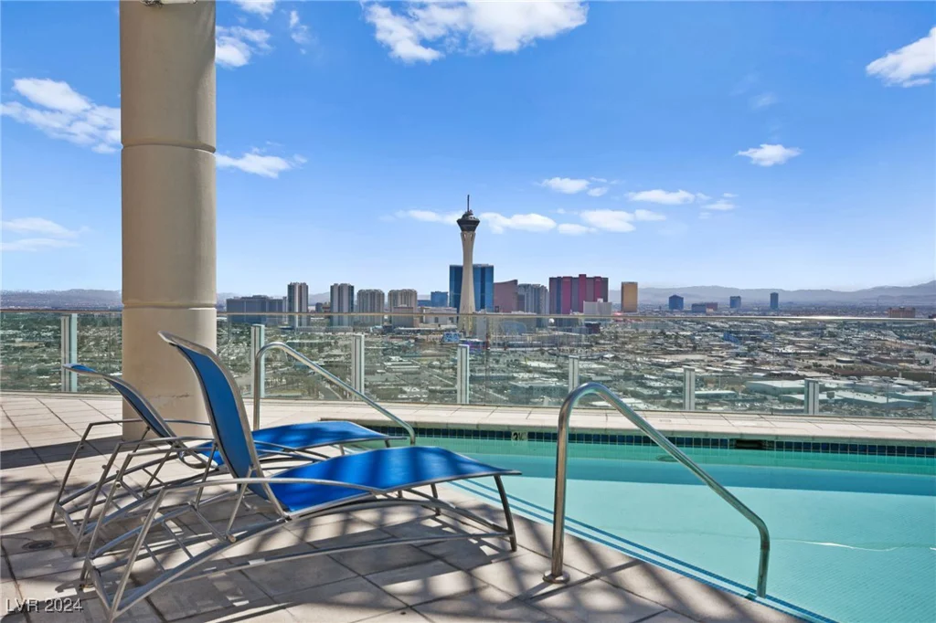 200 Hoover, Las Vegas, NV 89101