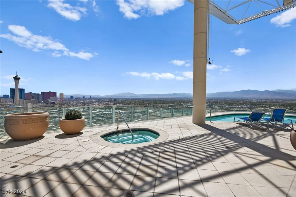 200 Hoover, Las Vegas, NV 89101