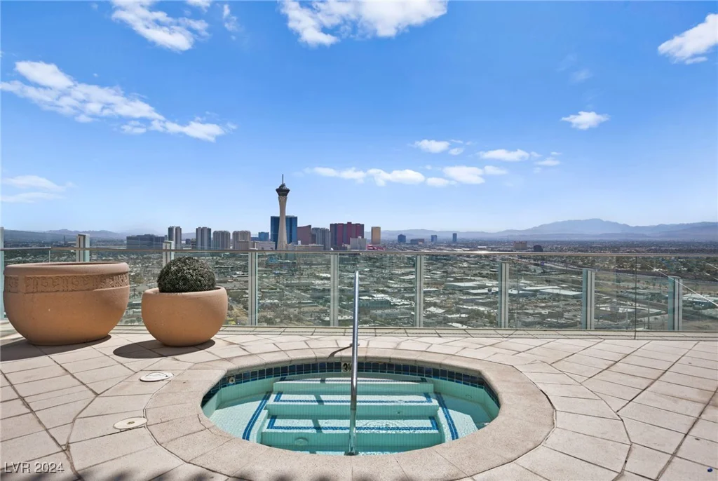200 Hoover, Las Vegas, NV 89101