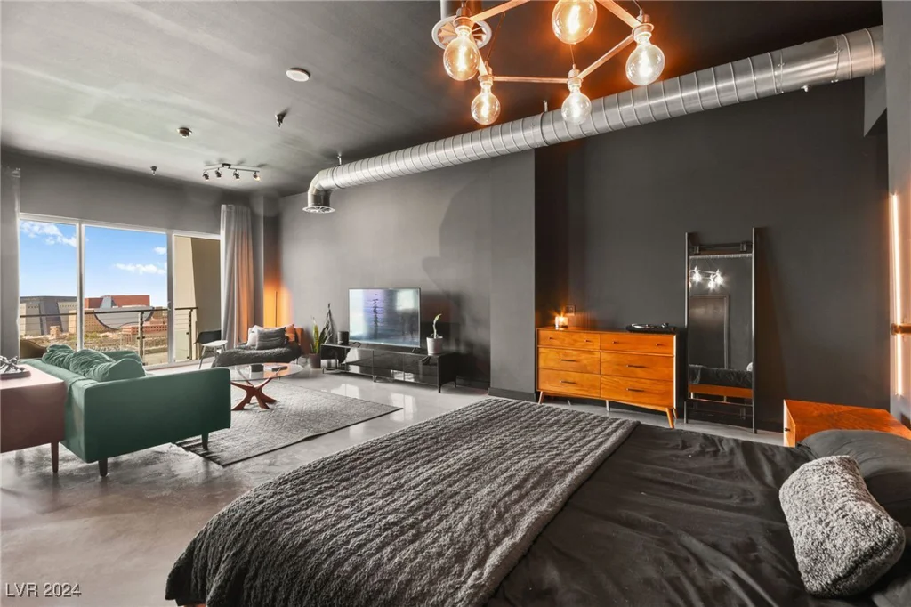 200 Hoover, Las Vegas, NV 89101