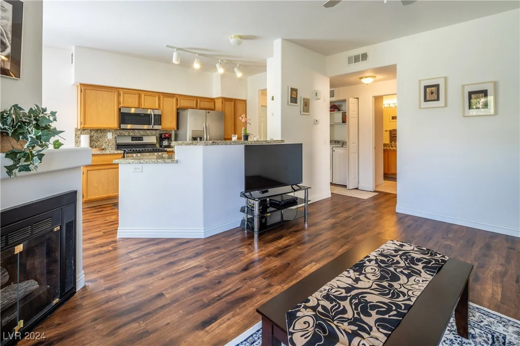 1050 Cactus, Las Vegas, NV 89183