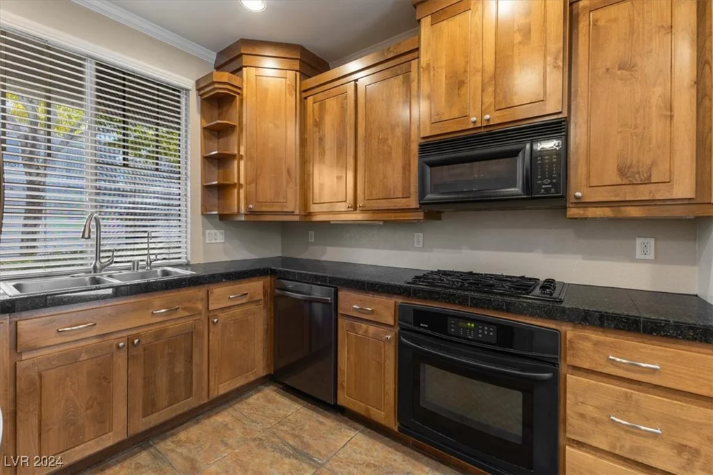 8375 Hunter Brook, Las Vegas, NV 89139