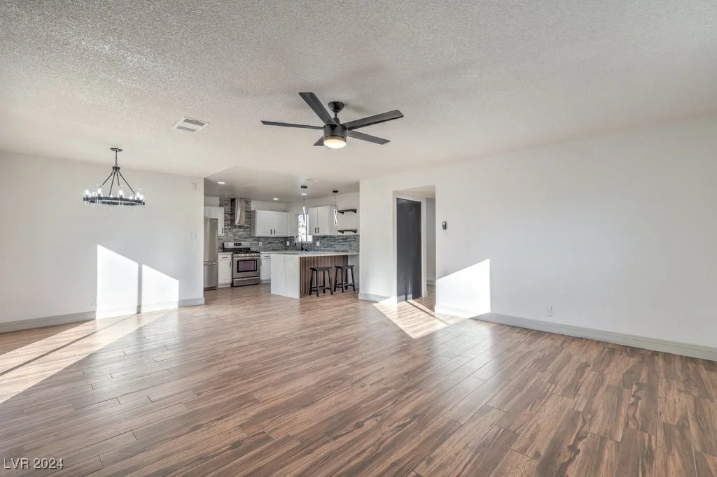 6509 Dinning, Las Vegas, NV 89107