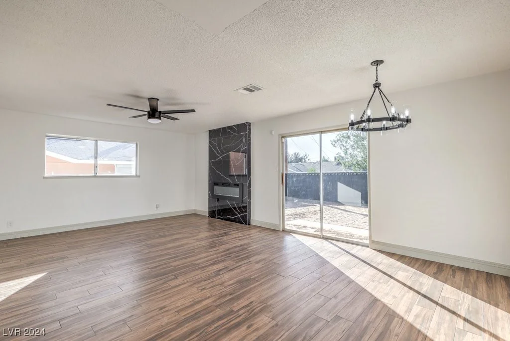 6509 Dinning, Las Vegas, NV 89107