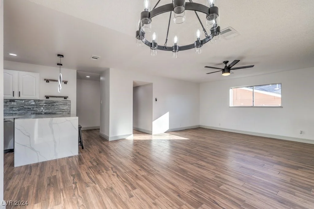 6509 Dinning, Las Vegas, NV 89107