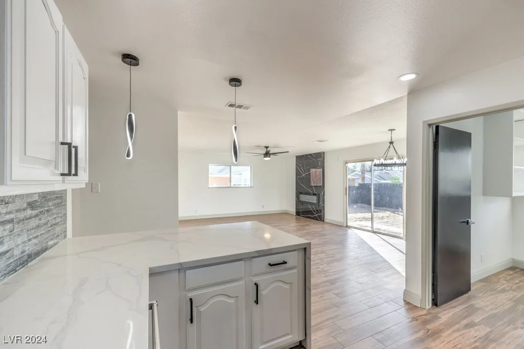 6509 Dinning, Las Vegas, NV 89107