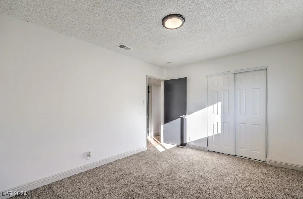 6509 Dinning, Las Vegas, NV 89107