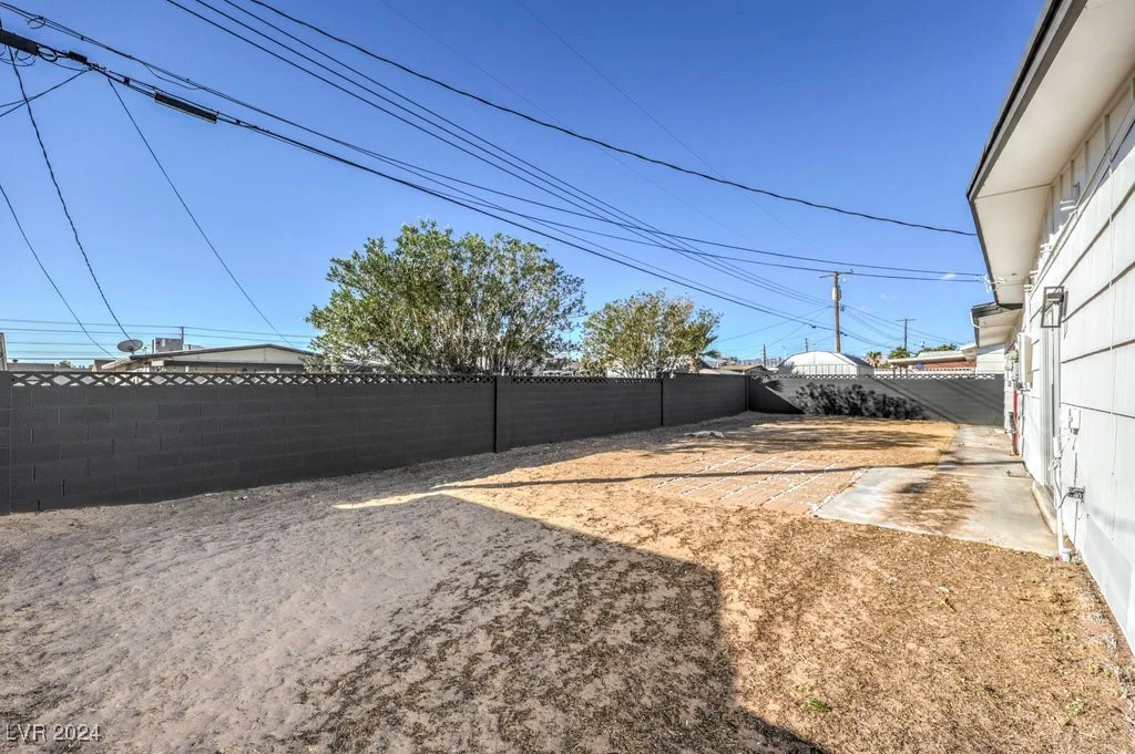 6509 Dinning, Las Vegas, NV 89107
