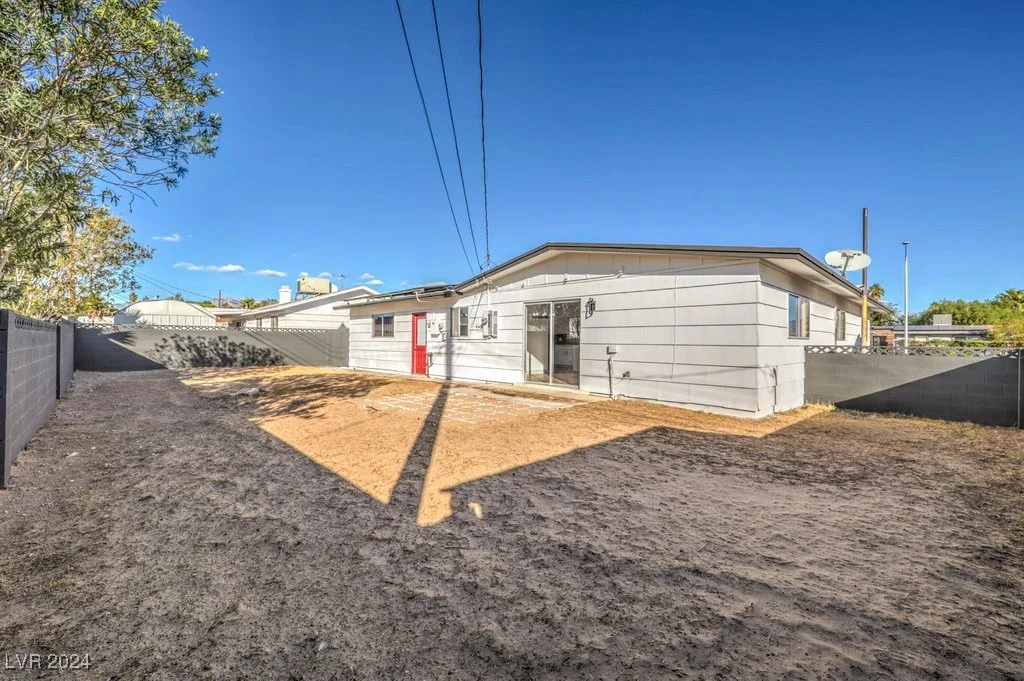 6509 Dinning, Las Vegas, NV 89107