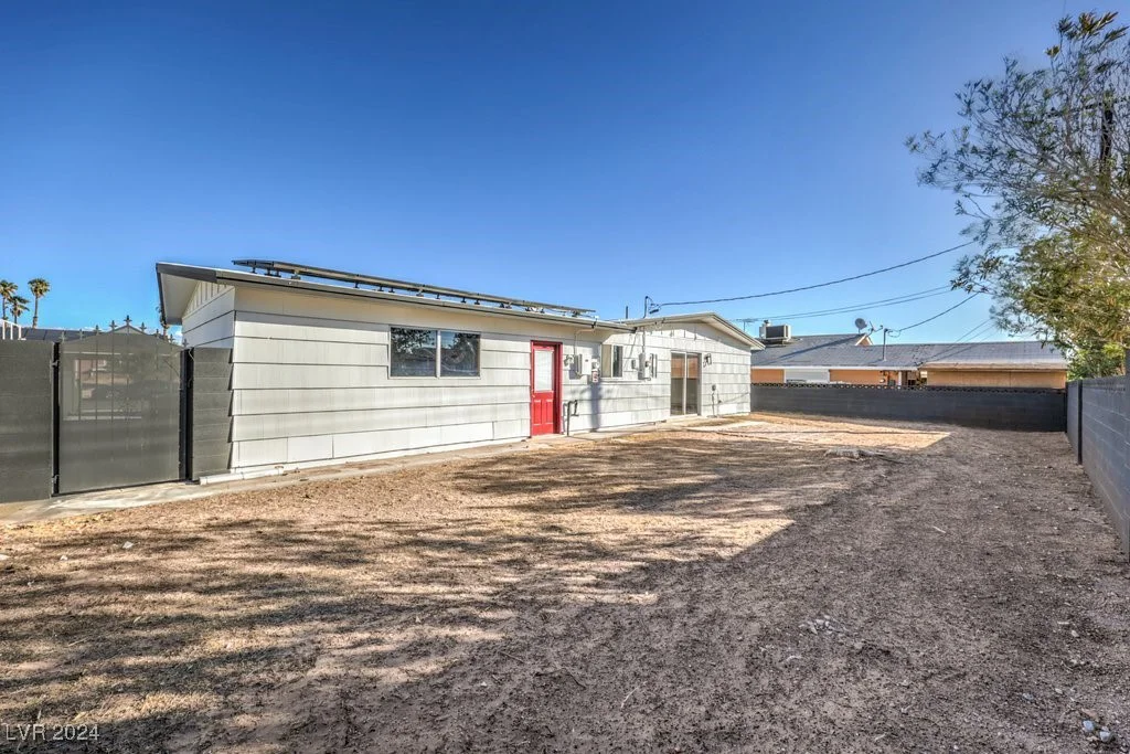 6509 Dinning, Las Vegas, NV 89107
