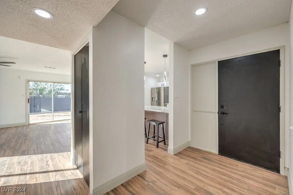 6509 Dinning, Las Vegas, NV 89107