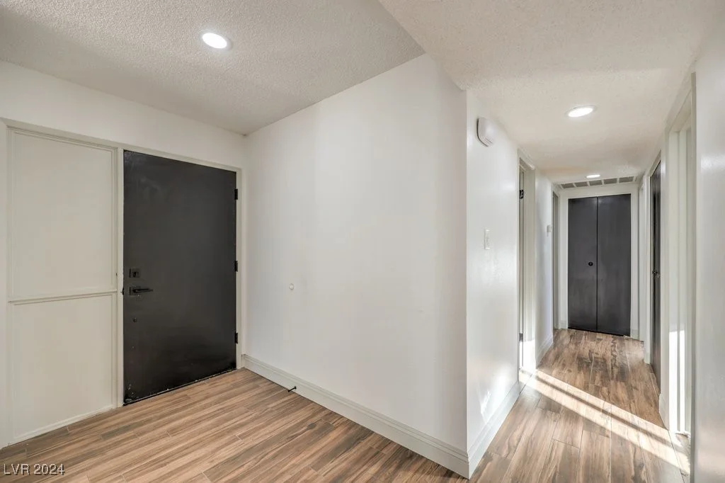 6509 Dinning, Las Vegas, NV 89107