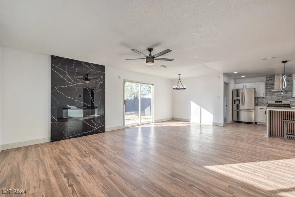 6509 Dinning, Las Vegas, NV 89107
