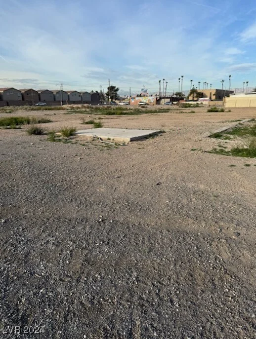 4182 Lake Mead, Las Vegas, NV 89115