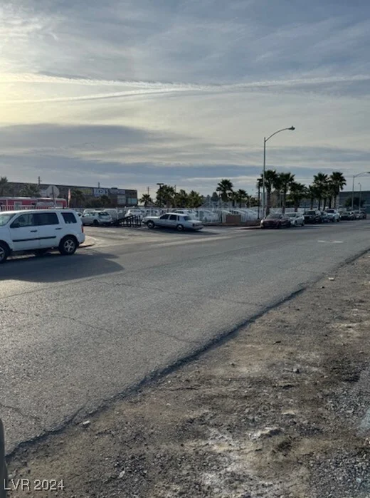 4182 Lake Mead, Las Vegas, NV 89115