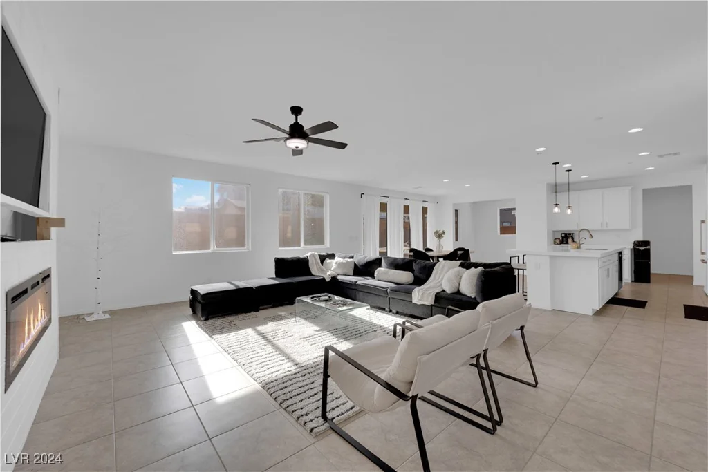 532 Sunny Pointe, Henderson, NV 89011