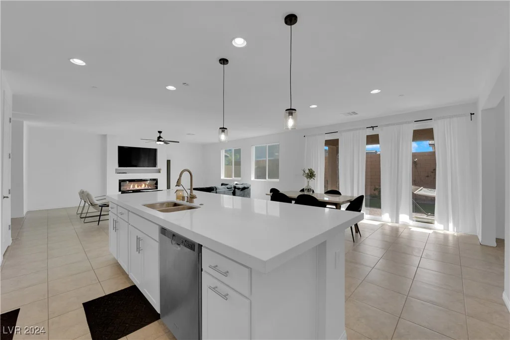 532 Sunny Pointe, Henderson, NV 89011