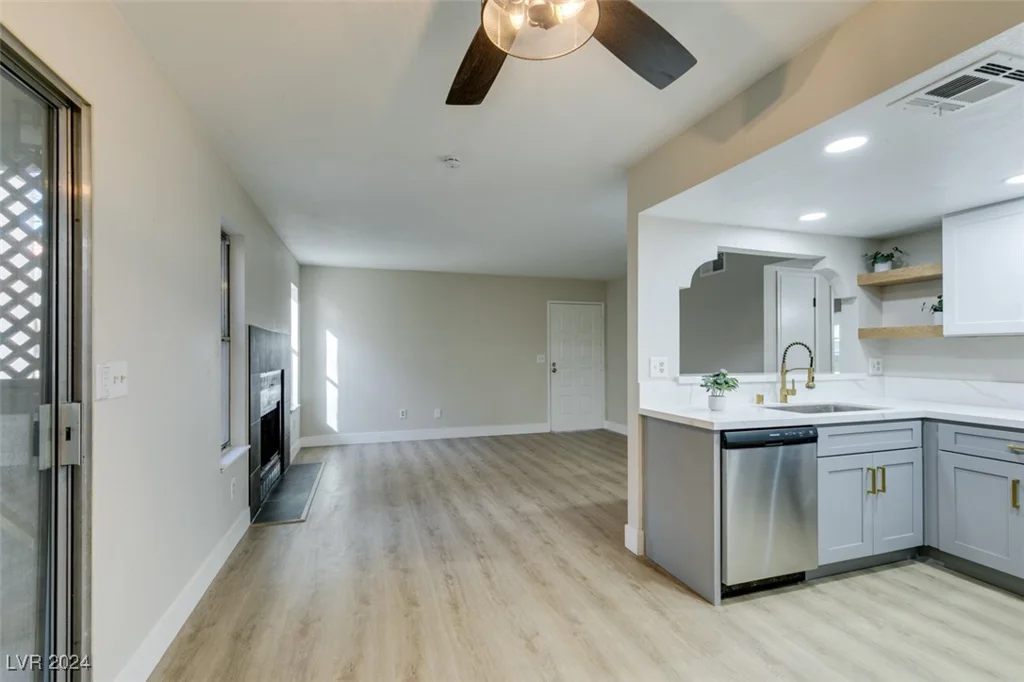 5054 Spencer, Las Vegas, NV 89119