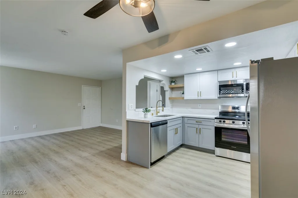 5054 Spencer, Las Vegas, NV 89119