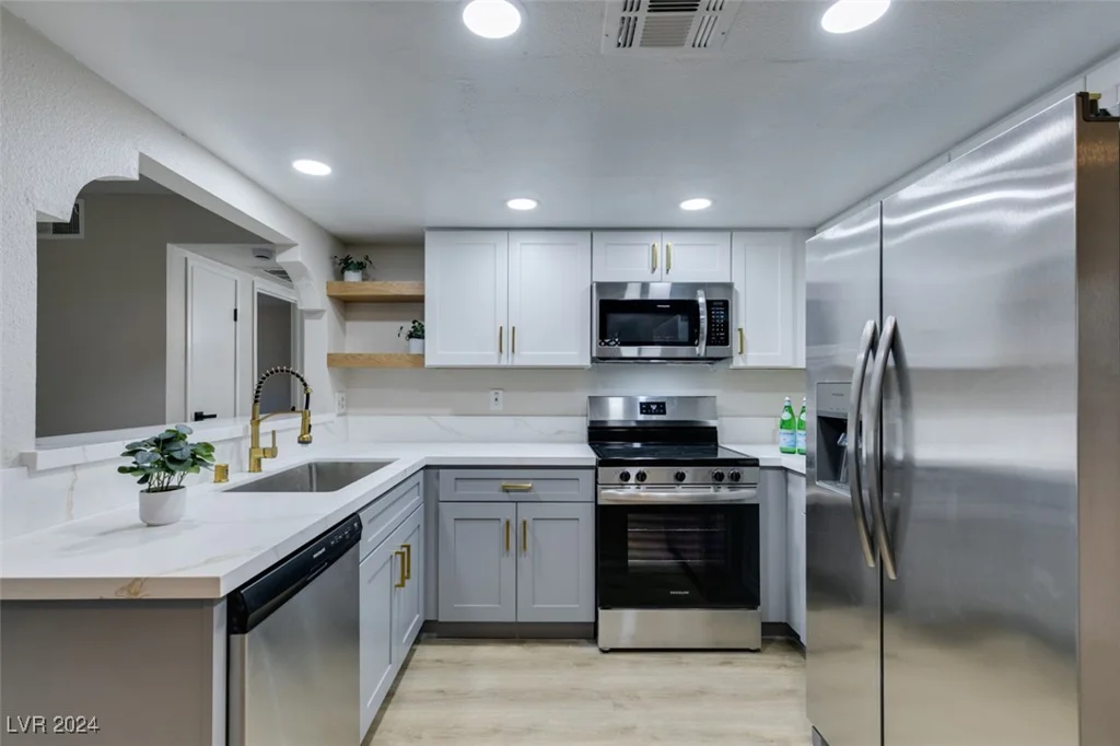 5054 Spencer, Las Vegas, NV 89119