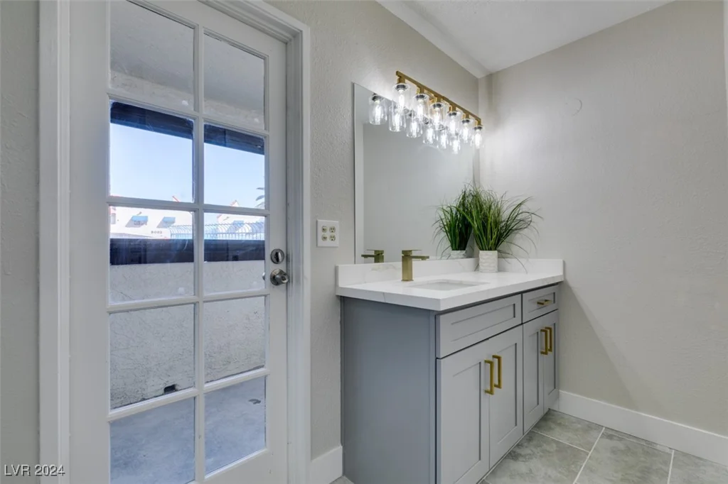 5054 Spencer, Las Vegas, NV 89119