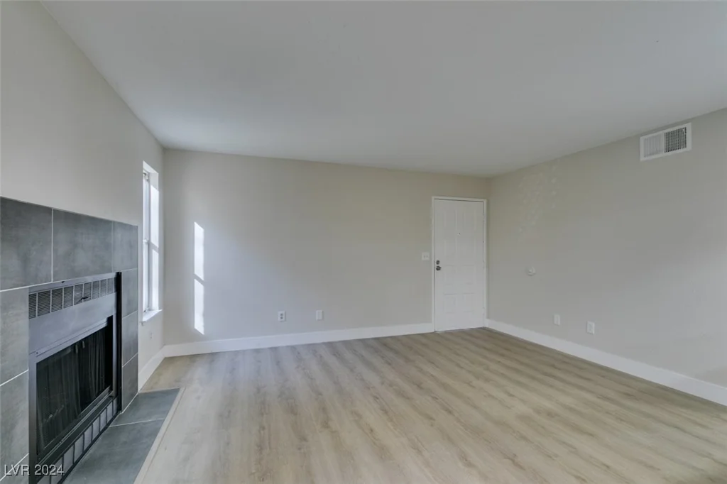 5054 Spencer, Las Vegas, NV 89119