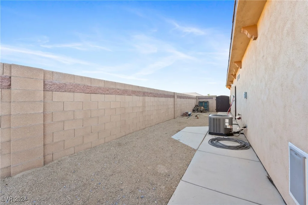 720 Hickory, Pahrump, NV 89048