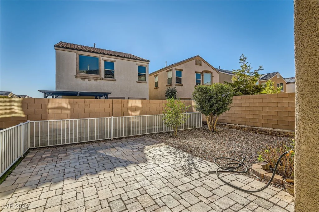 5662 Point Loma, Las Vegas, NV 89122