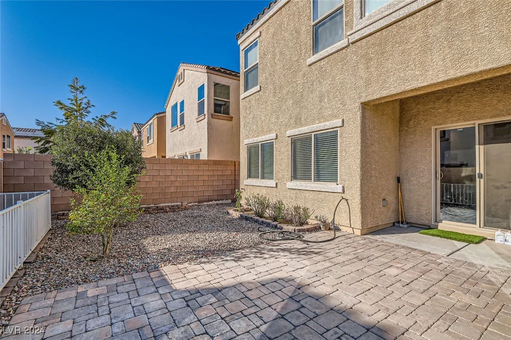 5662 Point Loma, Las Vegas, NV 89122